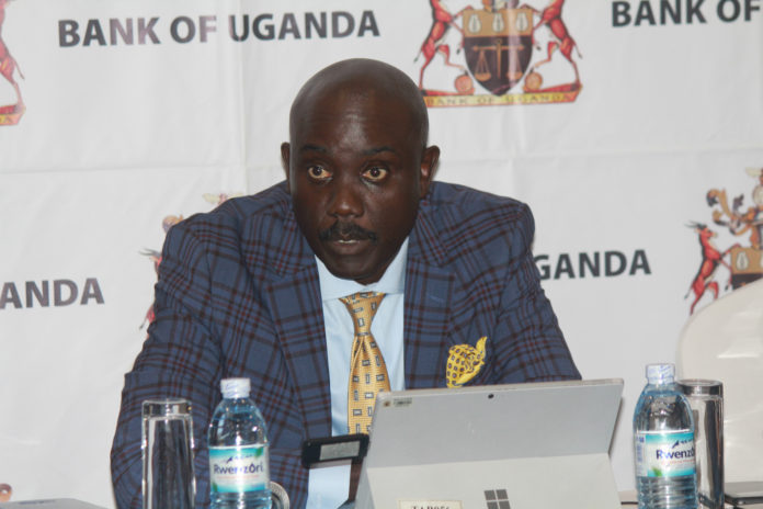 Tumubweinee Twinemanzi , Directeur exécutif à la Banque