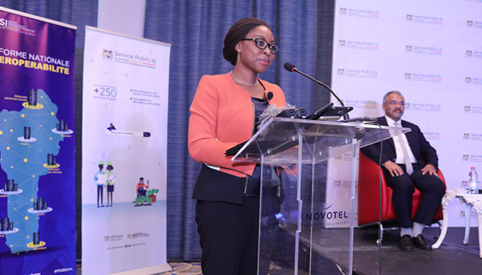 La ministre du numérique et de la digitalisation Aurélie Adam Soulé Zoumarou, au cours du lancement du portail national de services publics