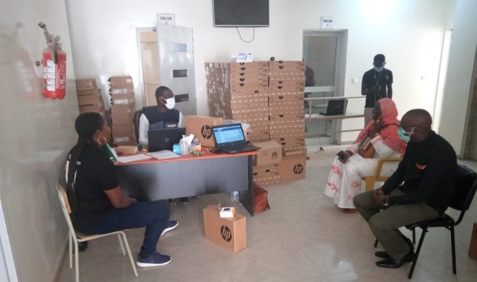 Université virtuelle du Sénégal don matériel