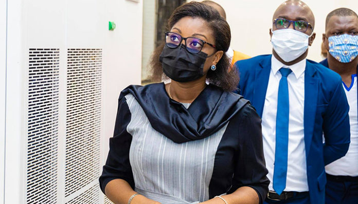 La Ministre du numérique et de la digitalisation, Aurelie Adam Soulé Zoumarou, en visite sur le site du datacenter national